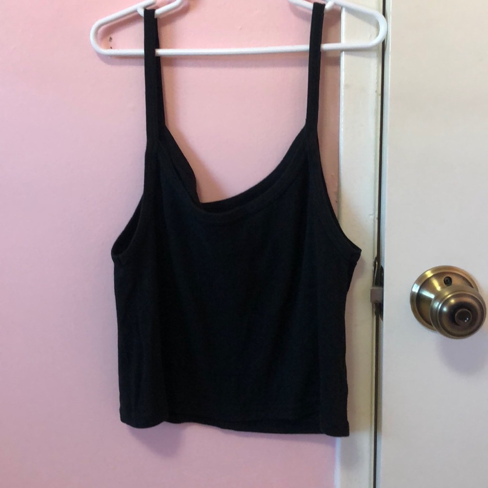 URBAN OUTFITTERS CROPPED CAMI